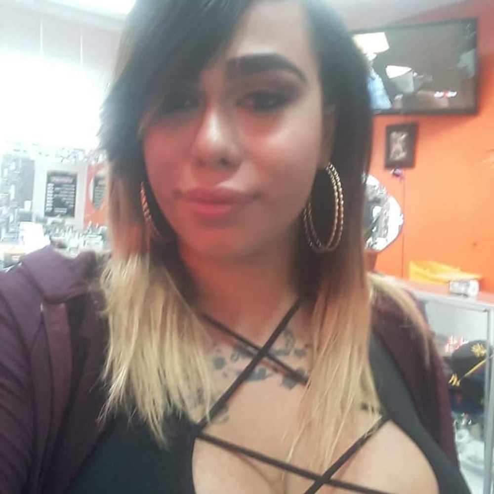 Meet your Posher, Desiree